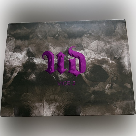 NIB URBAN DECAY VICE 2 PALETTE BESTSELLING SHADES RARE HTF + Double Ended Brush - Picture 2 of 5